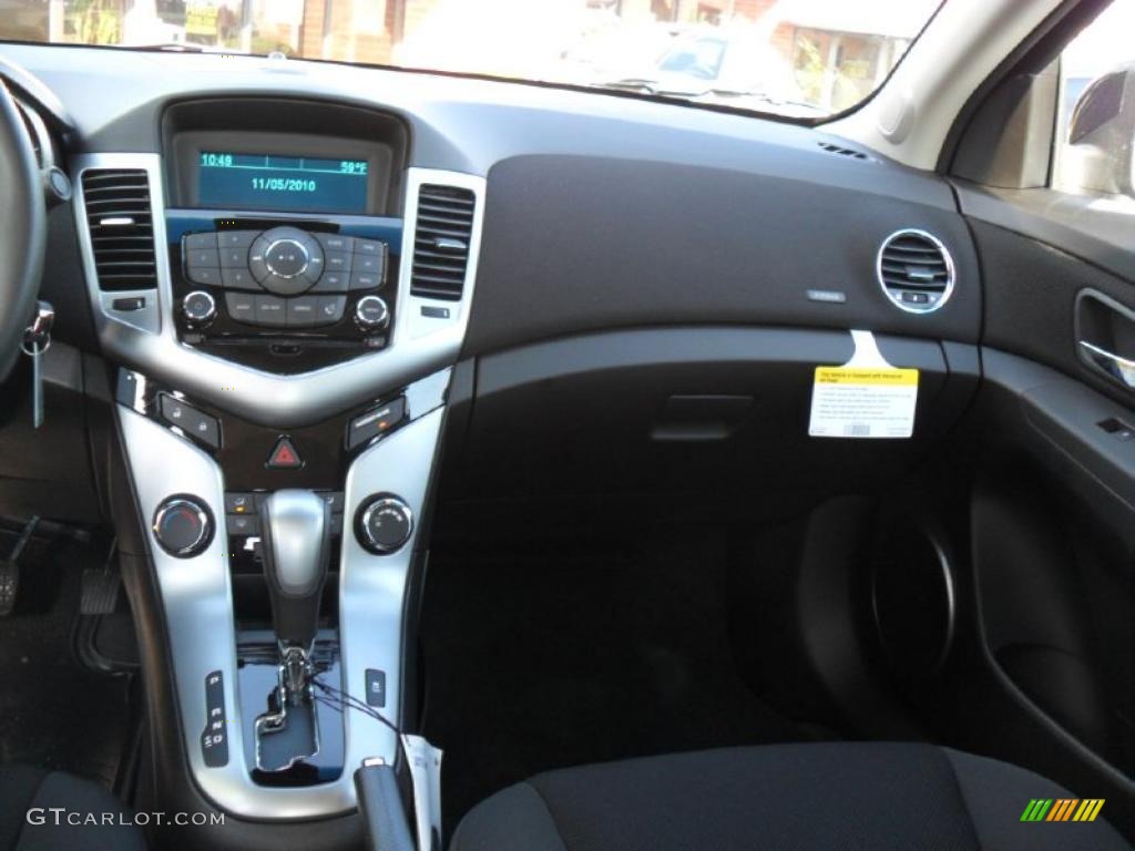 2011 Chevrolet Cruze LT Jet Black Dashboard Photo #39342480