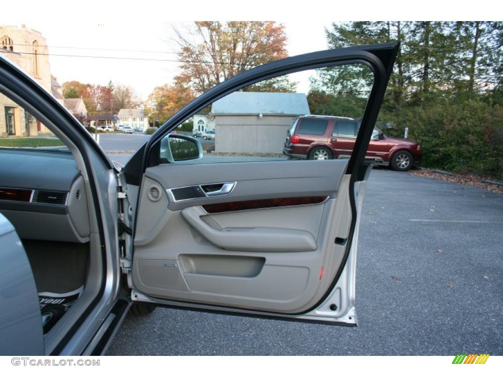 2006 Audi A6 3.2 quattro Sedan Platinum Door Panel Photo #39348972
