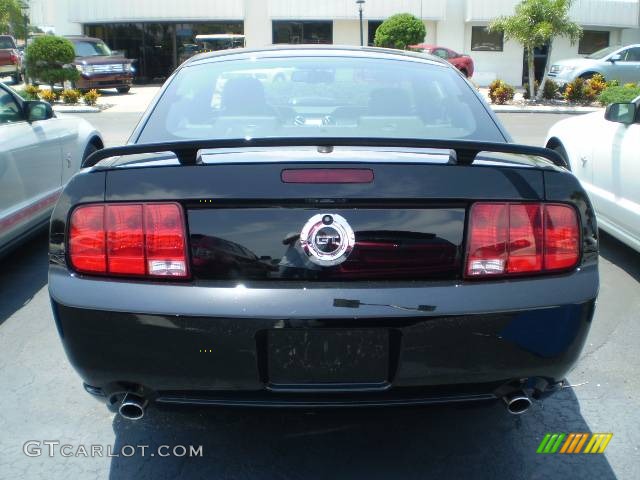 2009 Mustang GT Premium Coupe - Black / Dark Charcoal photo #3