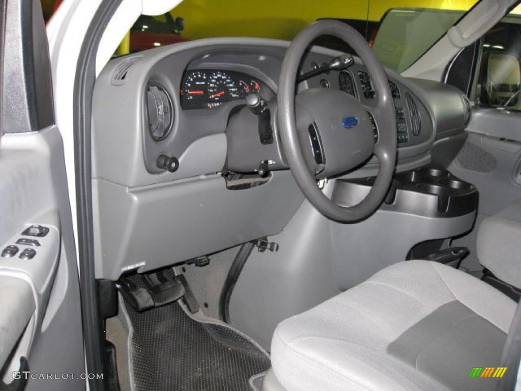 2007 E Series Van E350 Super Duty XLT Passenger - Oxford White / Medium Flint Grey photo #8