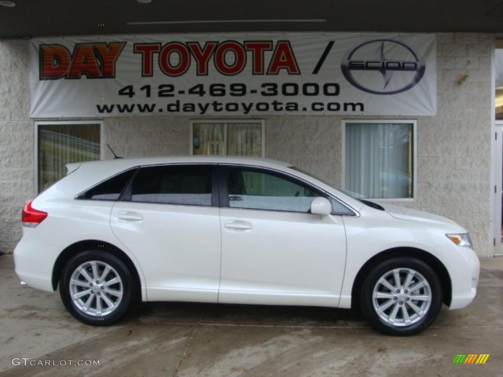 Blizzard Pearl White Toyota Venza