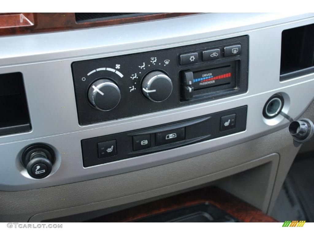 2009 Dodge Ram 3500 SLT Quad Cab Dually Controls Photo #39356880