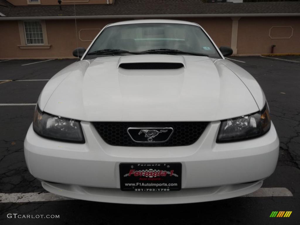 2003 Mustang GT Coupe - Oxford White / Dark Charcoal photo #6