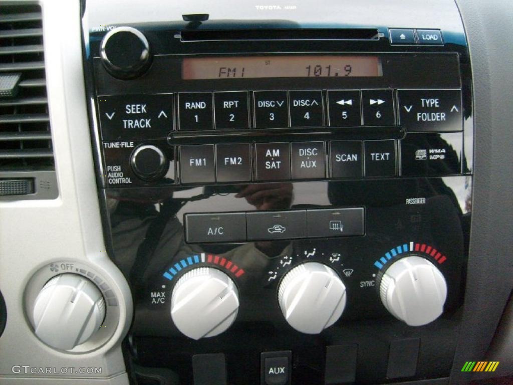 2007 Toyota Tundra TRD Regular Cab 4x4 Controls Photo #39358236