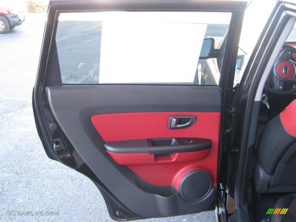 2011 Kia Soul Sport Red/Black Sport Leather Door Panel Photo #39358600