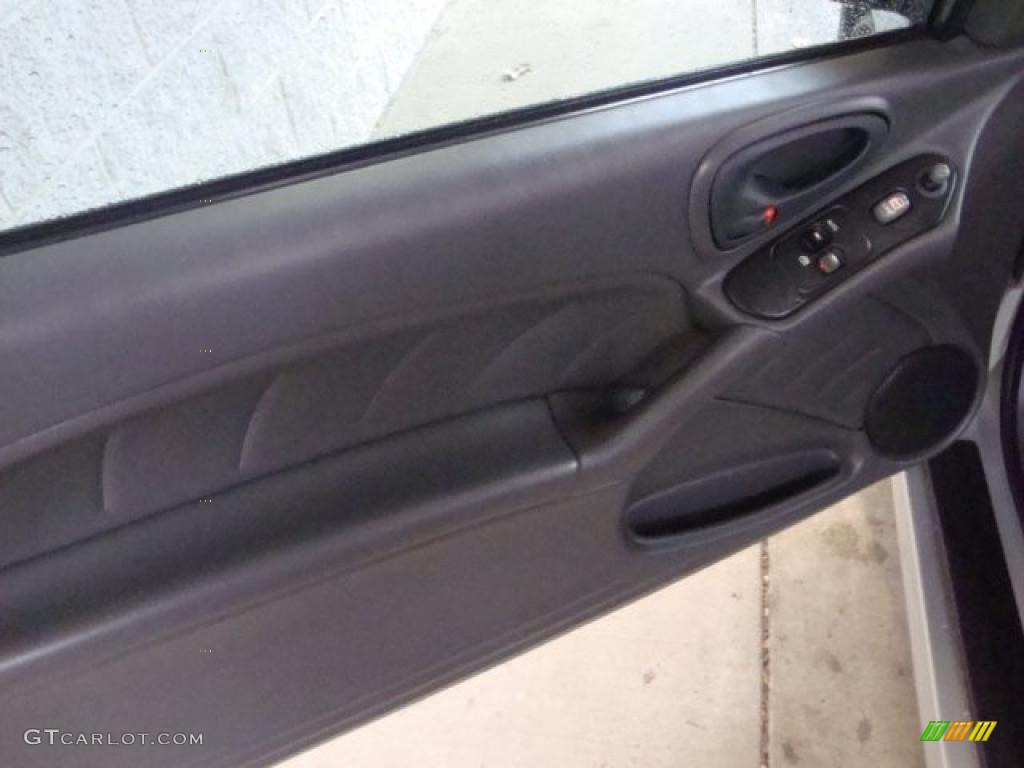 2003 Pontiac Grand Am GT Coupe Dark Pewter Door Panel Photo #39359368