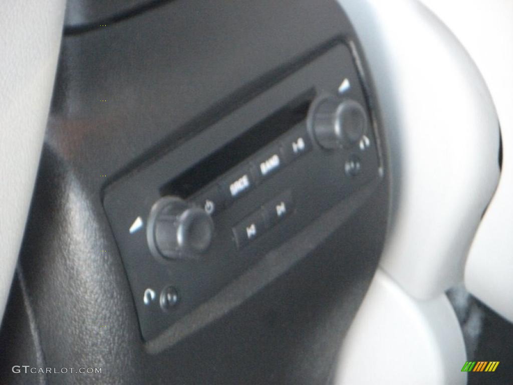 2006 Malibu Maxx LTZ Wagon - Silverstone Metallic / Titanium Gray photo #17