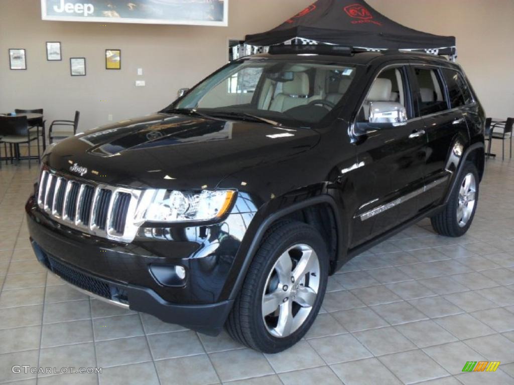2011 Grand Cherokee Limited 4x4 - Brilliant Black Crystal Pearl / Black/Light Frost Beige photo #1