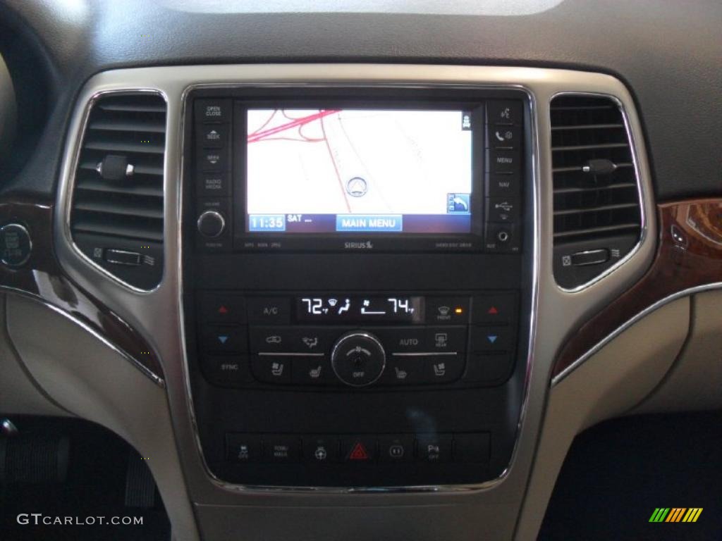 2011 Jeep Grand Cherokee Limited 4x4 Controls Photo #39360300