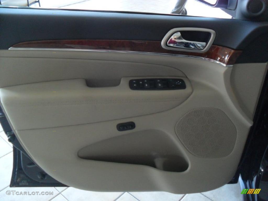 2011 Jeep Grand Cherokee Limited 4x4 Black/Light Frost Beige Door Panel Photo #39360380