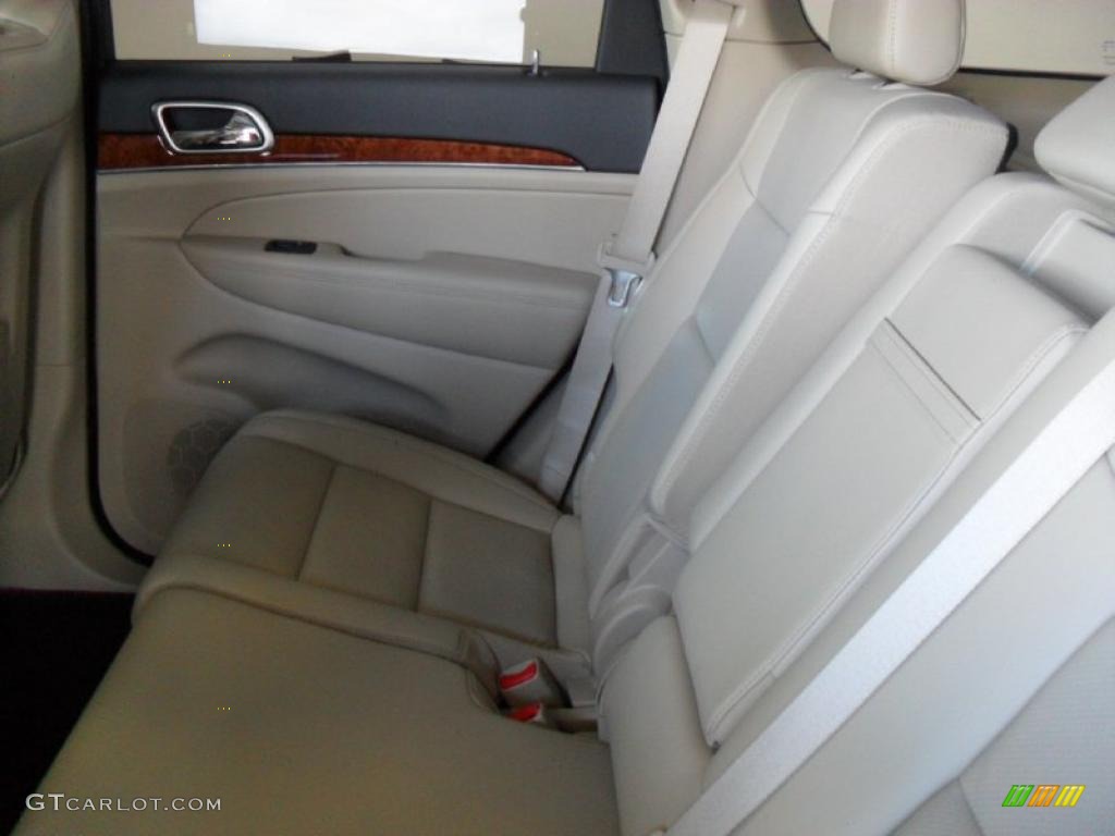 Black/Light Frost Beige Interior 2011 Jeep Grand Cherokee Limited 4x4 Photo #39360424