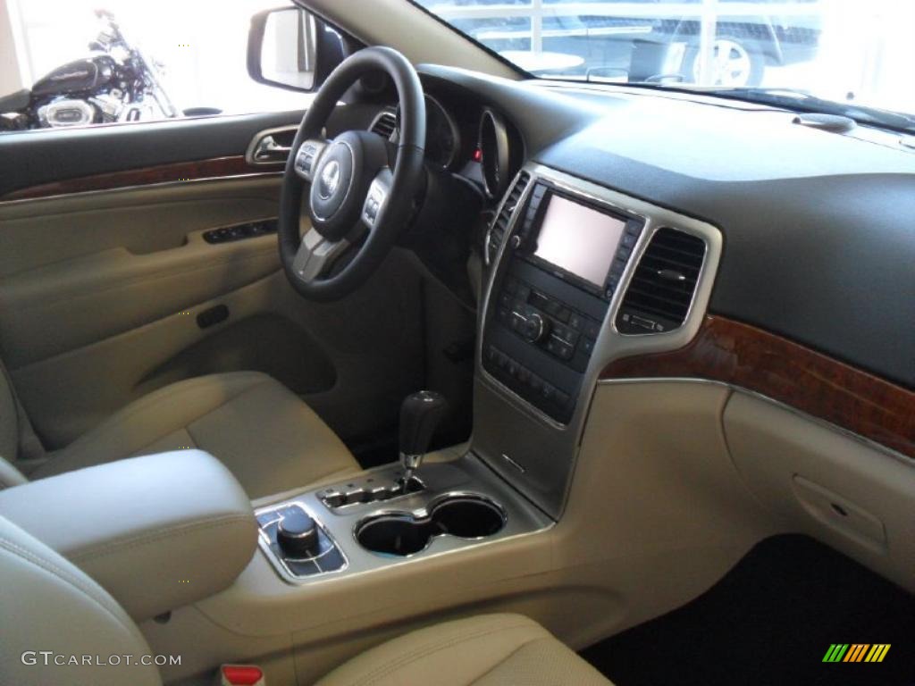 2011 Jeep Grand Cherokee Limited 4x4 Black/Light Frost Beige Dashboard Photo #39360548