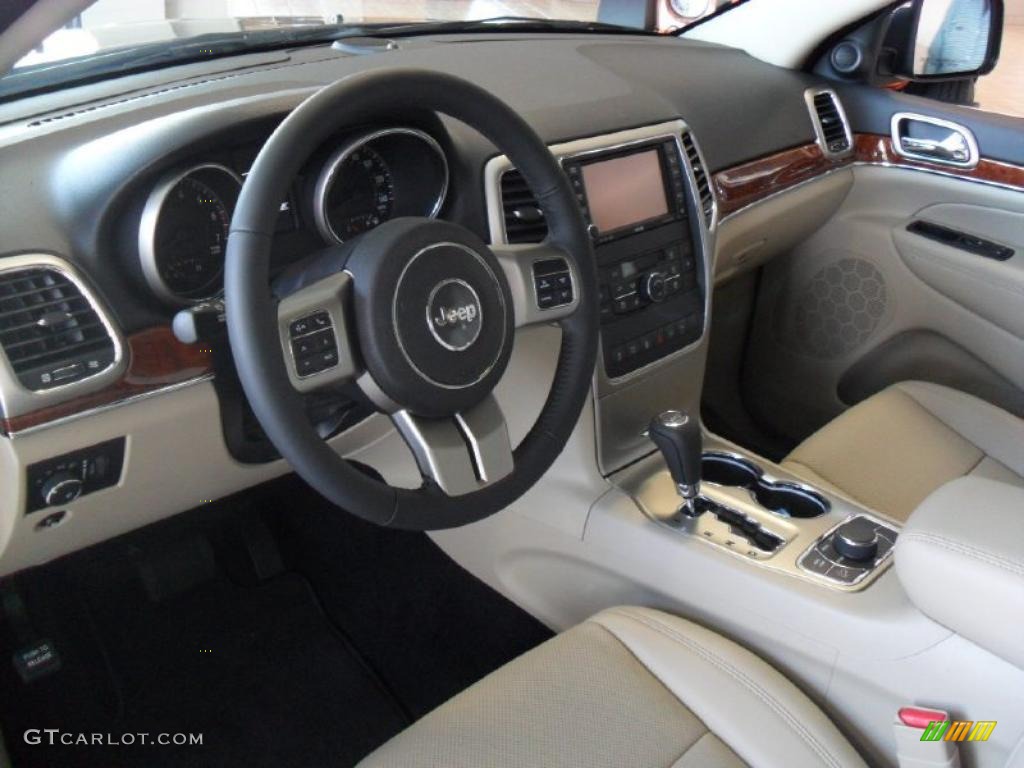 Black/Light Frost Beige Interior 2011 Jeep Grand Cherokee Limited 4x4 Photo #39360608