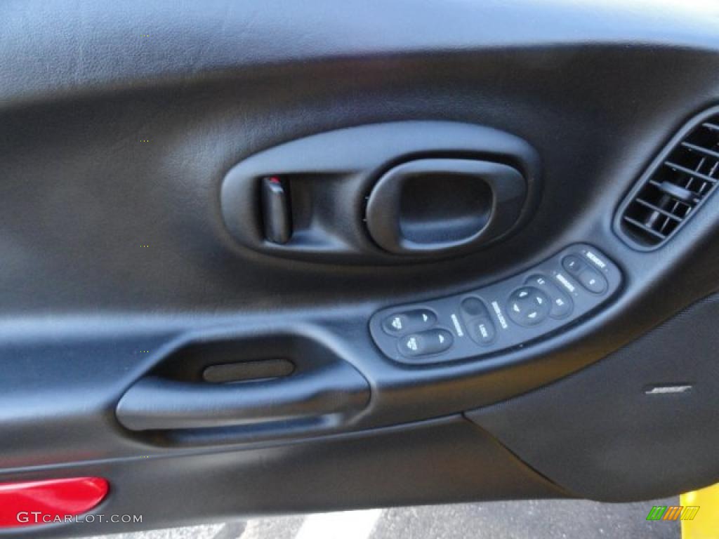2003 Chevrolet Corvette Coupe Black Door Panel Photo #39361076