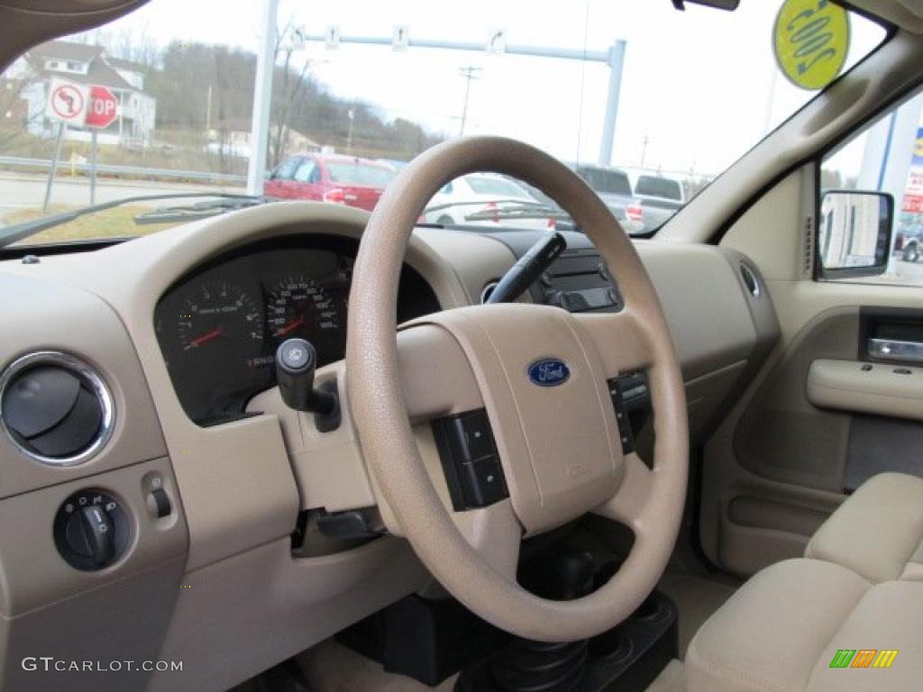 Tan Interior 2005 Ford F150 XLT Regular Cab 4x4 Photo #39365256