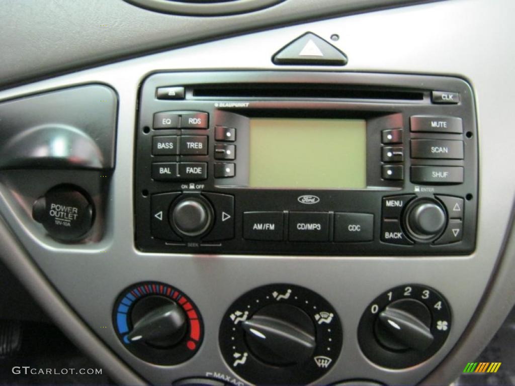 2004 Ford Focus ZTS Sedan Controls Photo #39365404