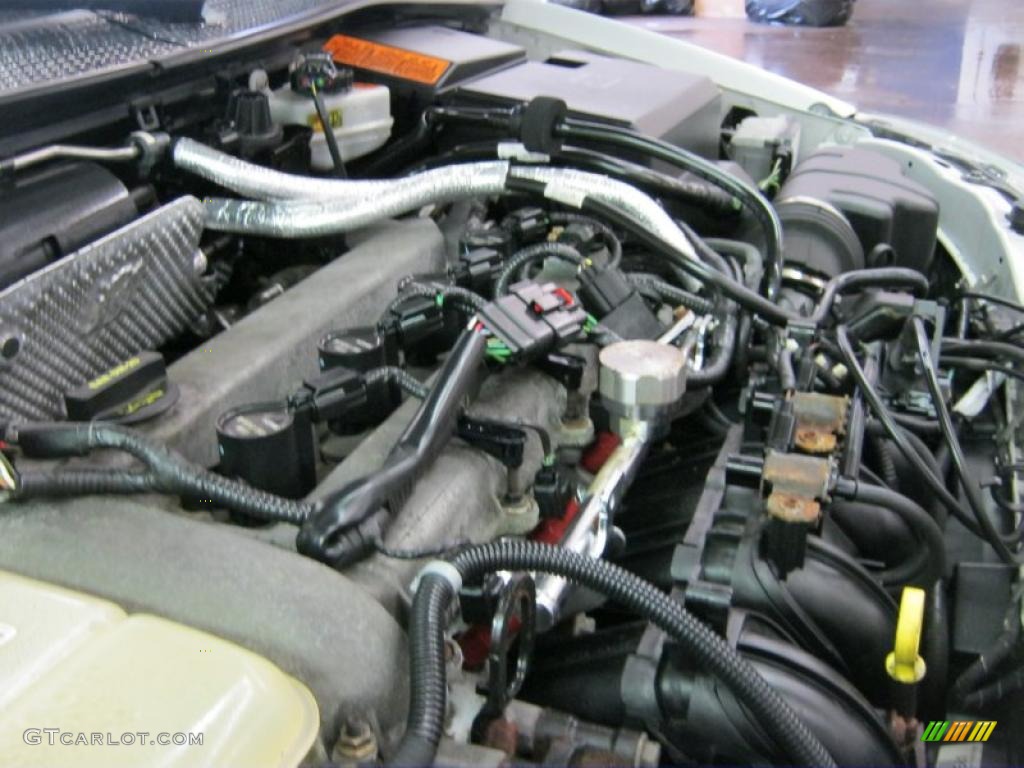 2004 Ford Focus ZTS Sedan 2.3 Liter DOHC 16-Valve 4 Cylinder Engine Photo #39365504