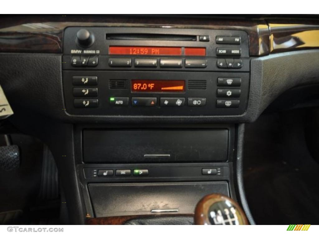 2002 BMW 3 Series 330i Coupe Controls Photo #39371049