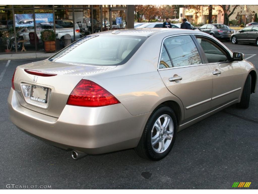 2006 Accord EX-L Sedan - Desert Mist Metallic / Ivory photo #5