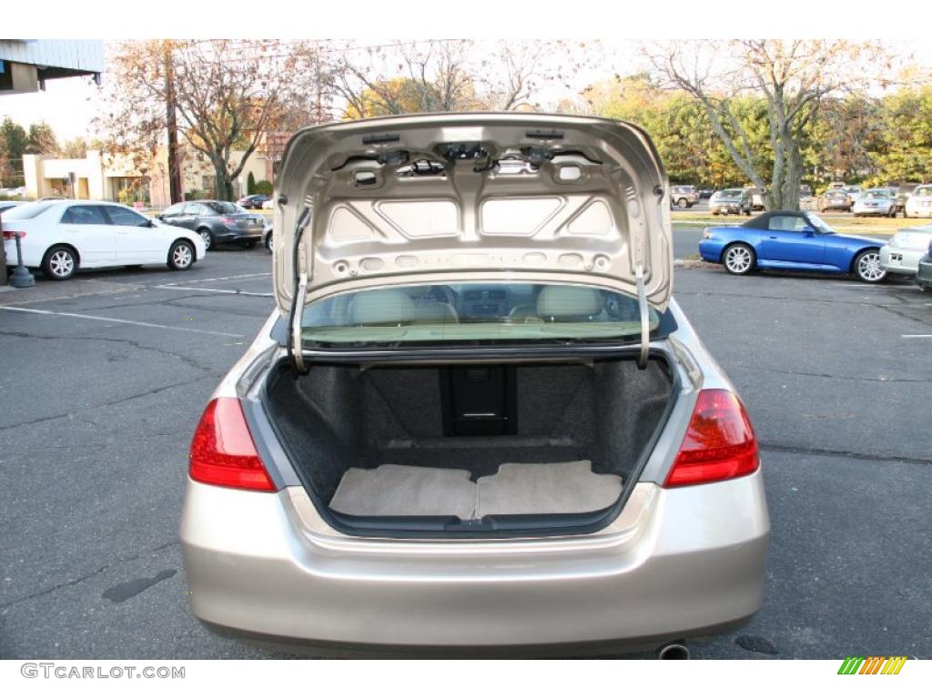 2006 Accord EX-L Sedan - Desert Mist Metallic / Ivory photo #7