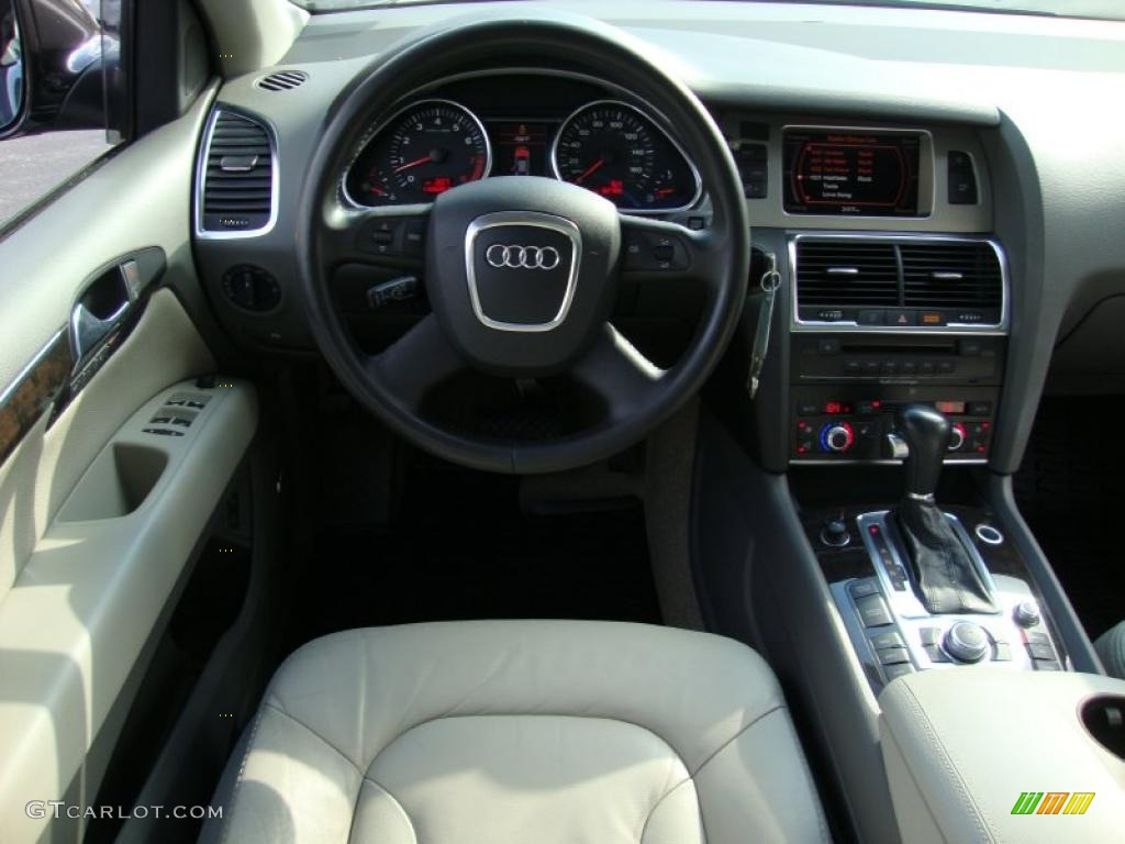 2007 Audi Q7 4.2 Premium quattro Limestone Grey Dashboard Photo #39373810