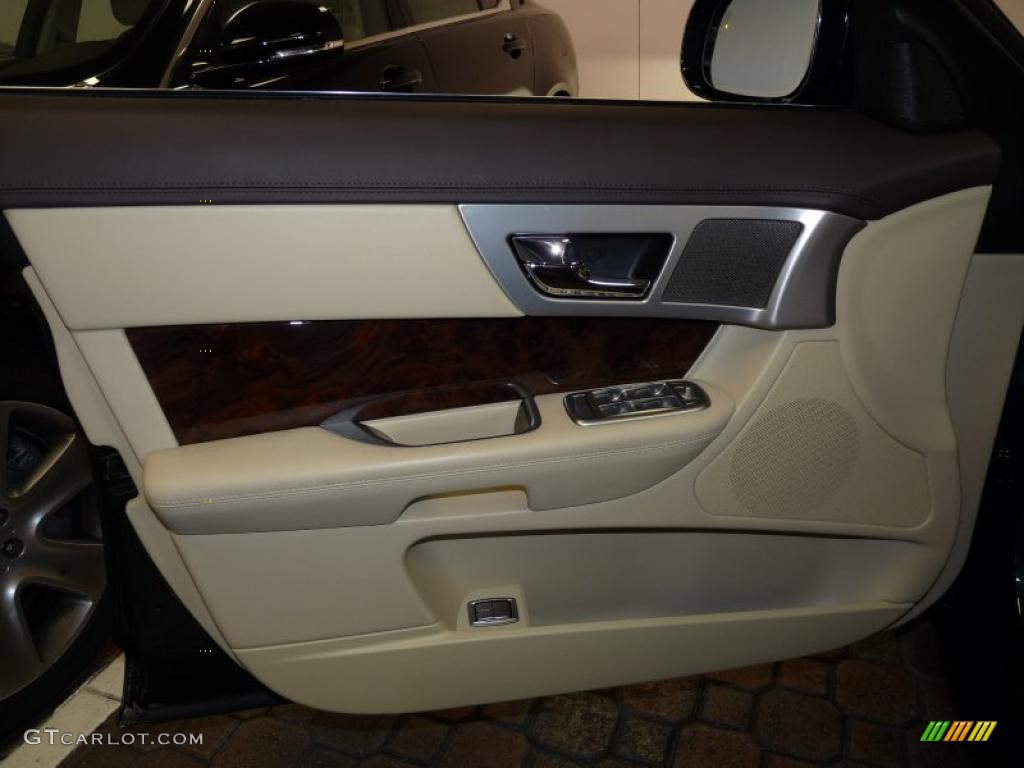 2010 Jaguar XF Premium Sport Sedan Barley Door Panel Photo #39374302