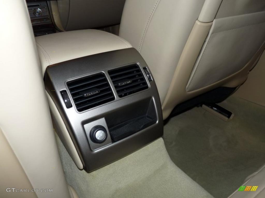 2010 Jaguar XF Premium Sport Sedan Controls Photo #39374378