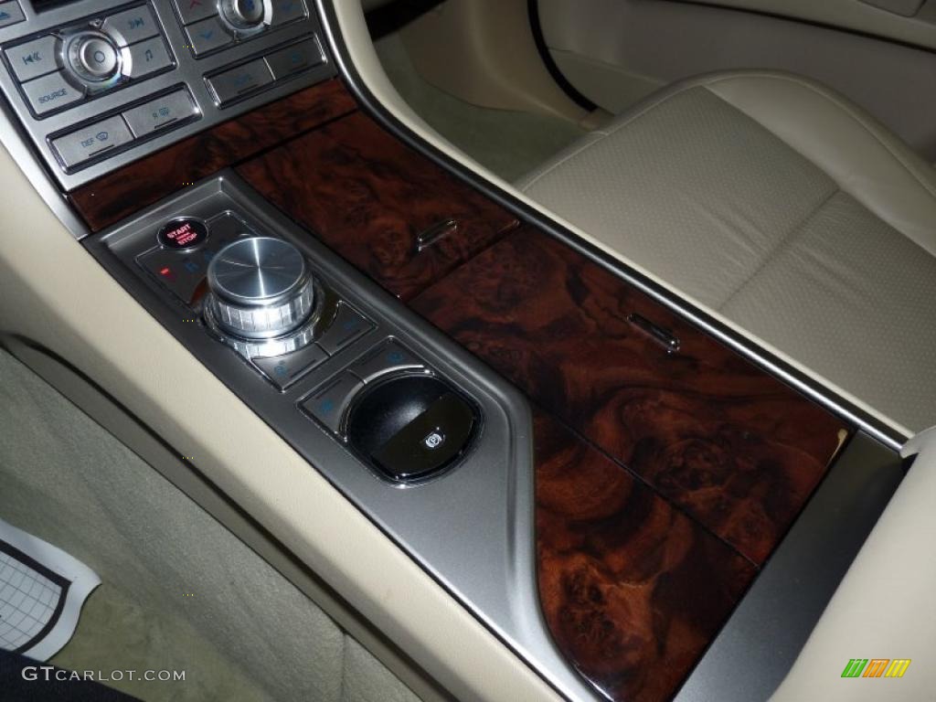 2010 Jaguar XF Premium Sport Sedan Controls Photo #39374578