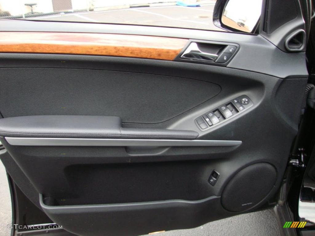 2007 Mercedes-Benz ML 320 CDI 4Matic Black Door Panel Photo #39375438