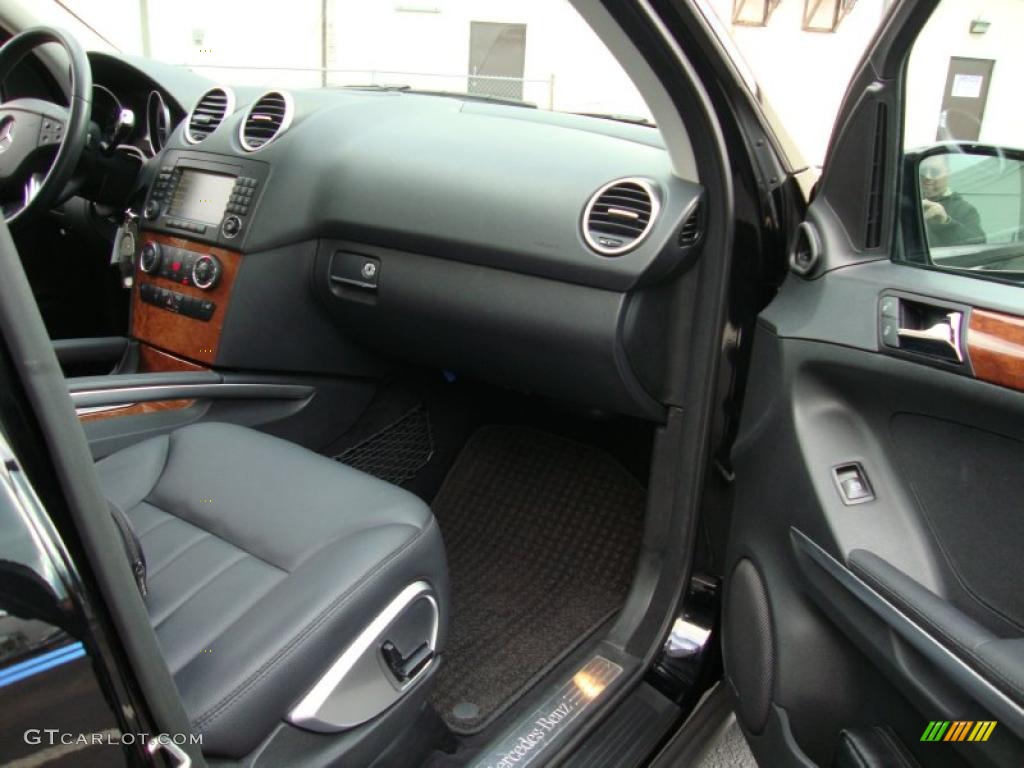 Black Interior 2007 Mercedes-Benz ML 320 CDI 4Matic Photo #39375514