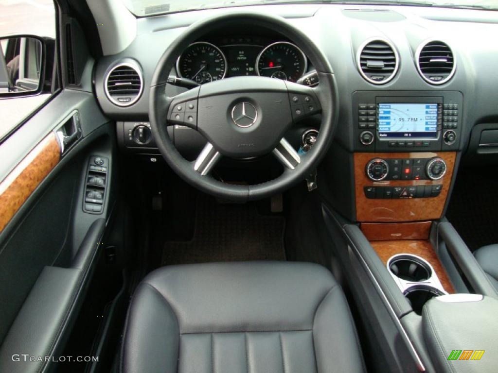 2007 Mercedes-Benz ML 320 CDI 4Matic Black Dashboard Photo #39375654