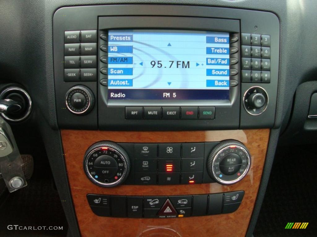 2007 Mercedes-Benz ML 320 CDI 4Matic Controls Photo #39375790