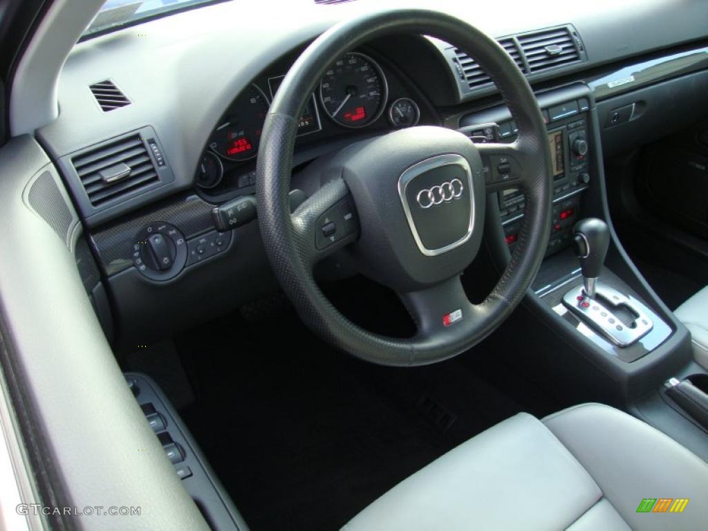 2007 Audi S4 4.2 quattro Avant Ebony/Silver Steering Wheel Photo #39376054