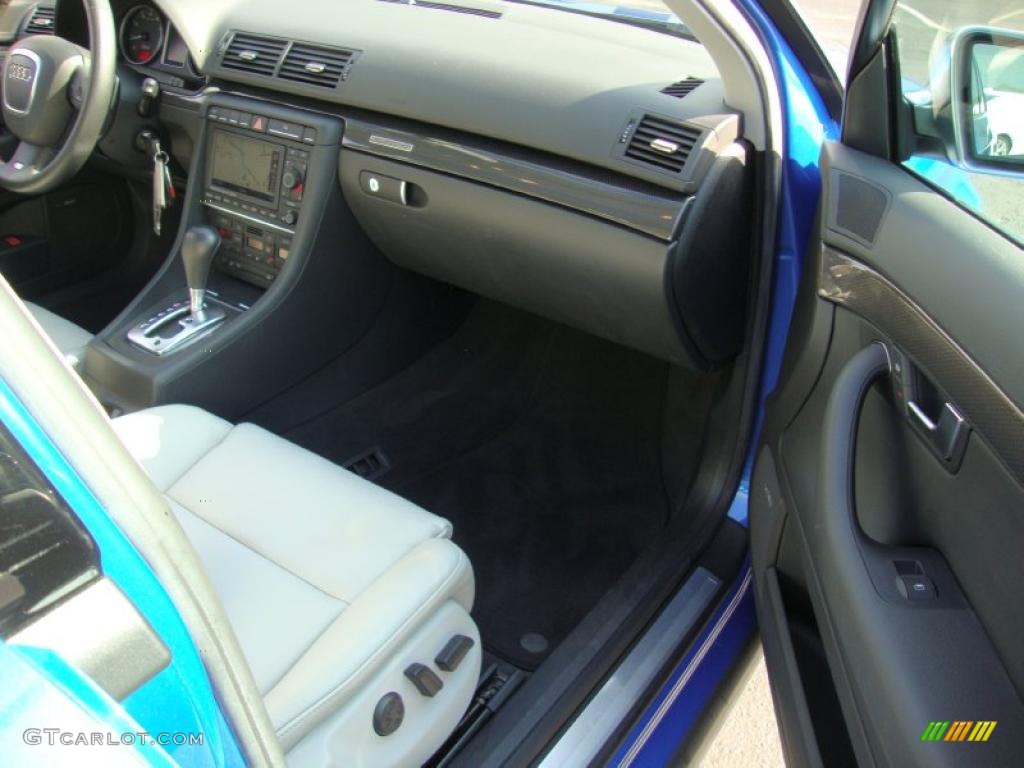 2007 Audi S4 4.2 quattro Avant Ebony/Silver Dashboard Photo #39376142