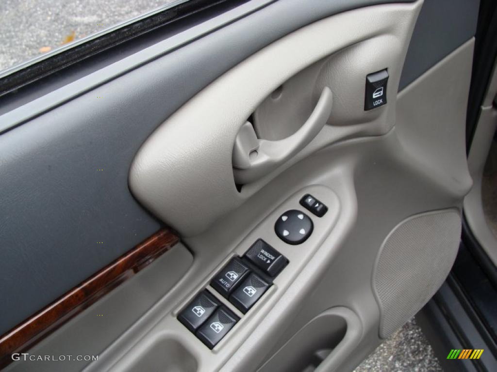 2003 Chevrolet Impala Standard Impala Model Controls Photo #39378194