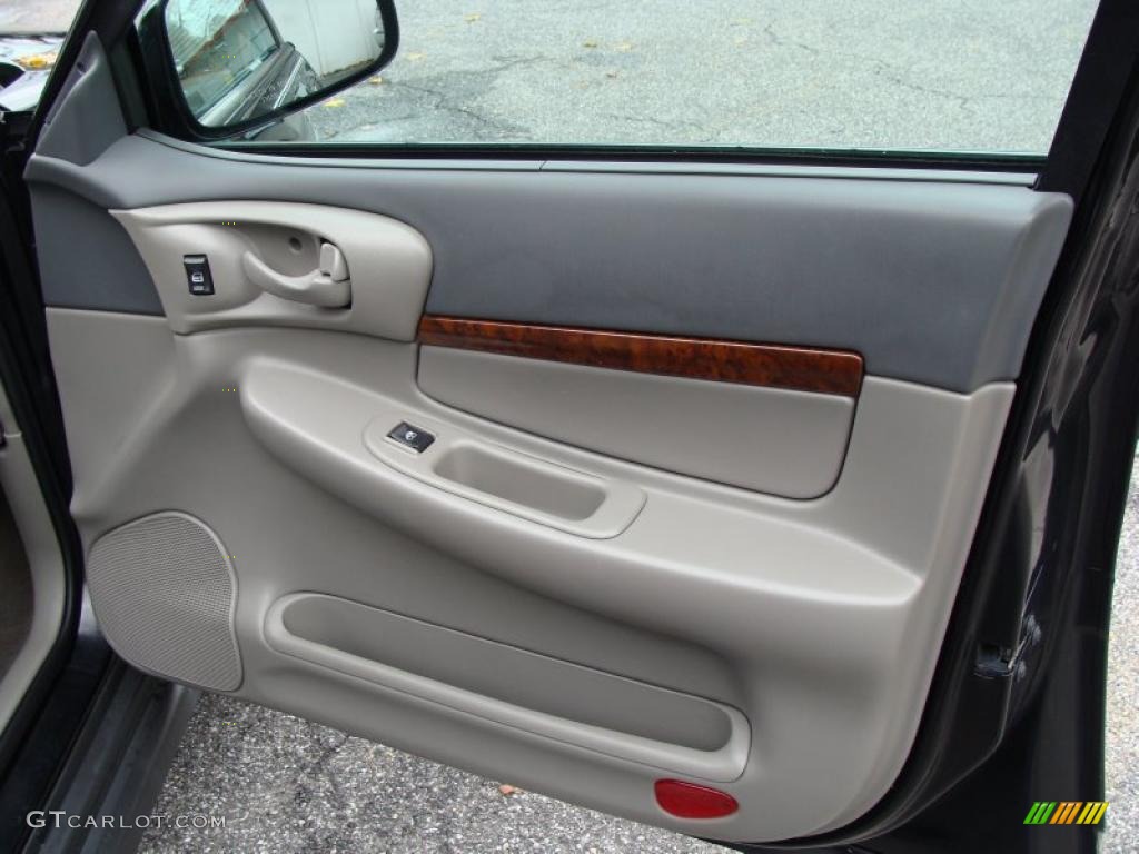 2003 Chevrolet Impala Standard Impala Model Medium Gray Door Panel Photo #39378270