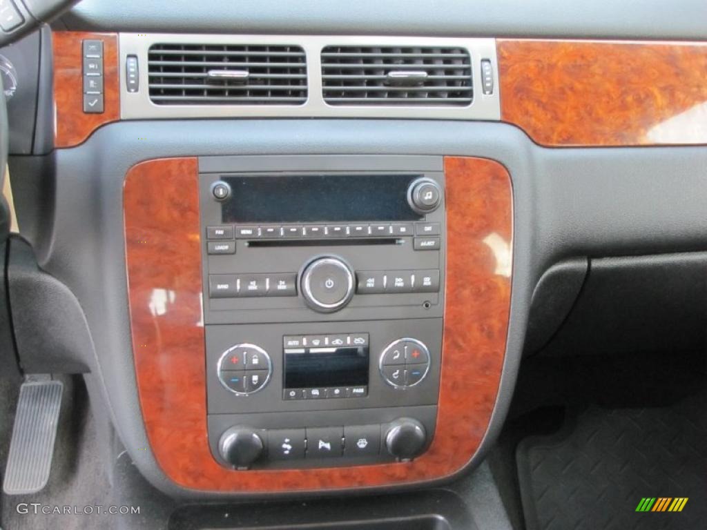 2008 Chevrolet Silverado 2500HD LTZ Crew Cab 4x4 Controls Photo #39382133
