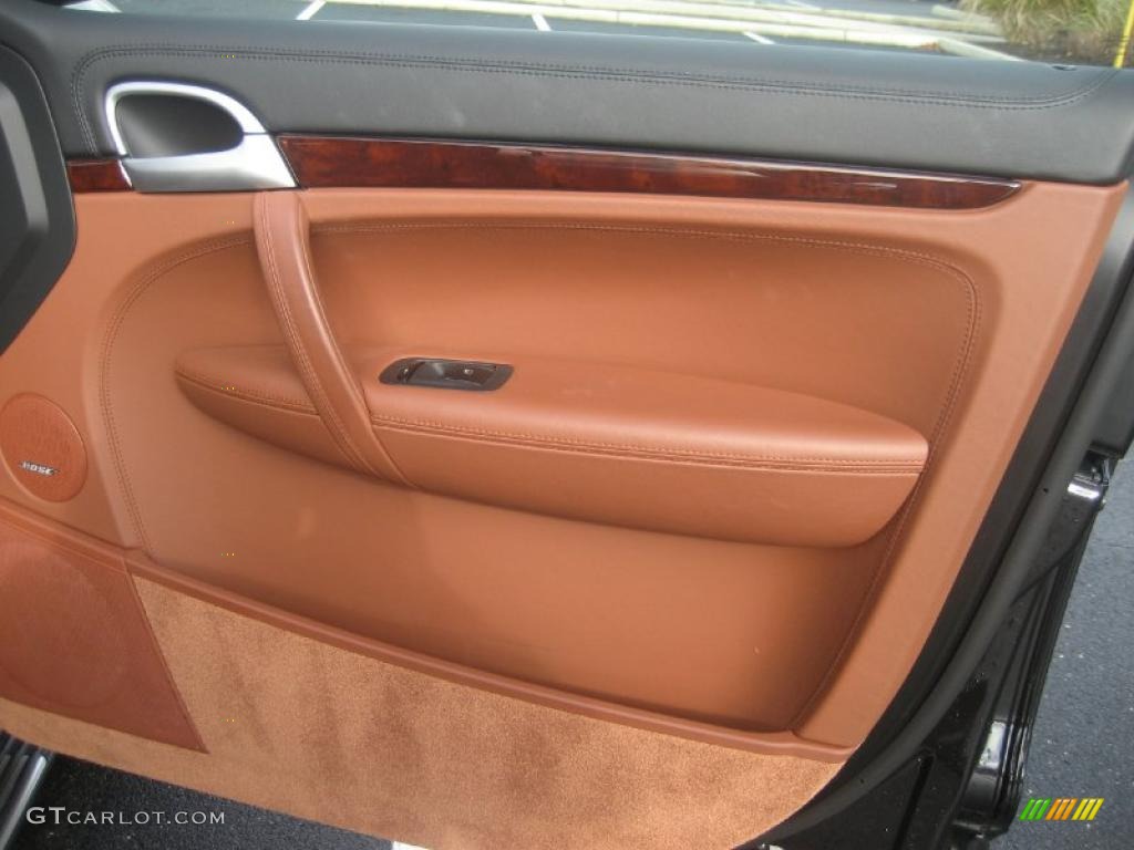 2008 Porsche Cayenne Turbo Chestnut/Black Natural Leather Door Panel Photo #39383245