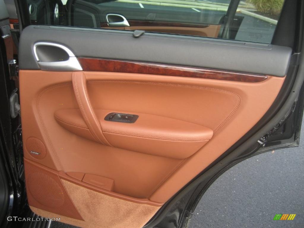 2008 Porsche Cayenne Turbo Chestnut/Black Natural Leather Door Panel Photo #39383257