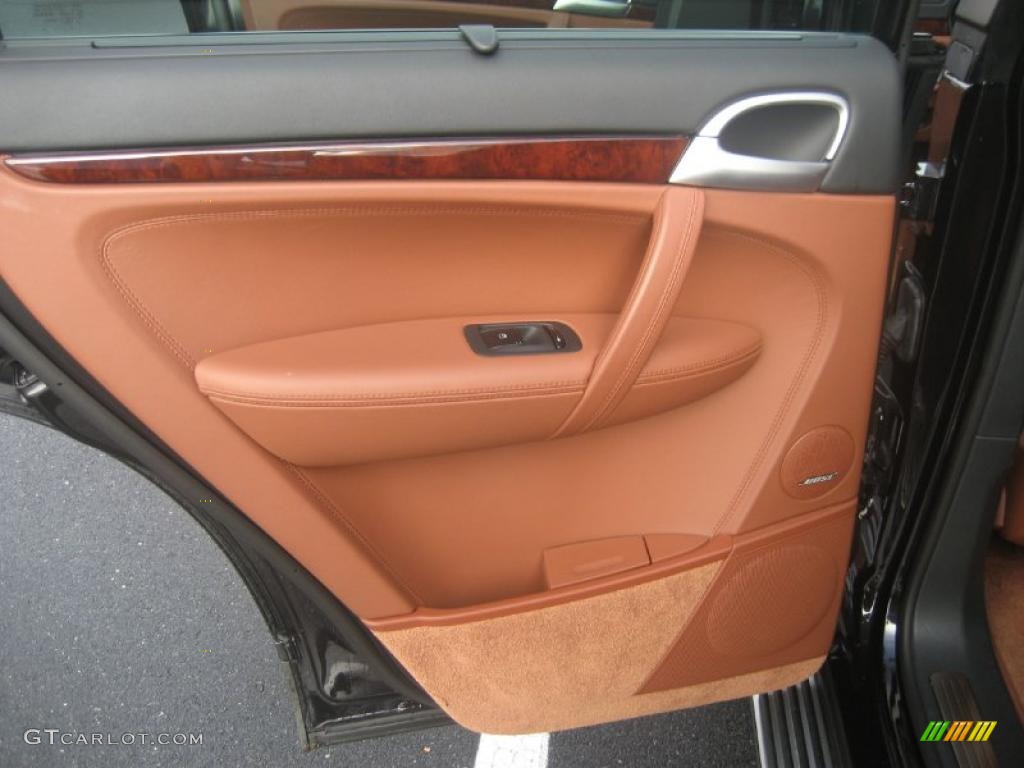 2008 Porsche Cayenne Turbo Chestnut/Black Natural Leather Door Panel Photo #39383269