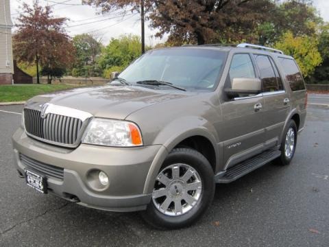2003 Lincoln Navigator Luxury 4x4 Data, Info and Specs