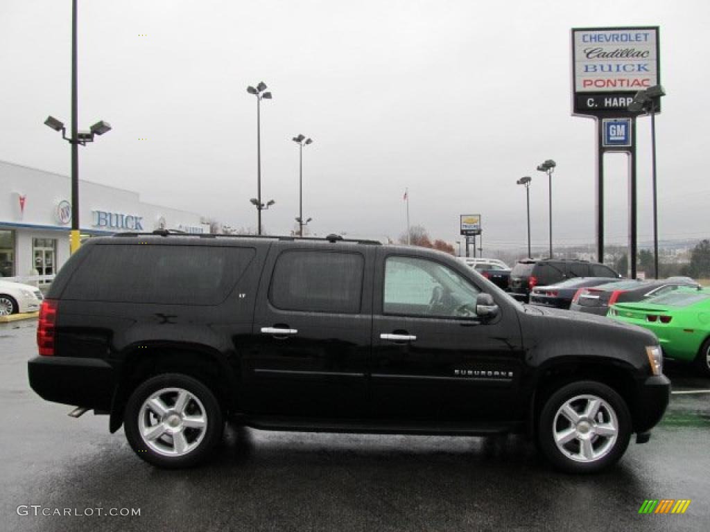 2007 Suburban 1500 LT 4x4 - Black / Ebony photo #2
