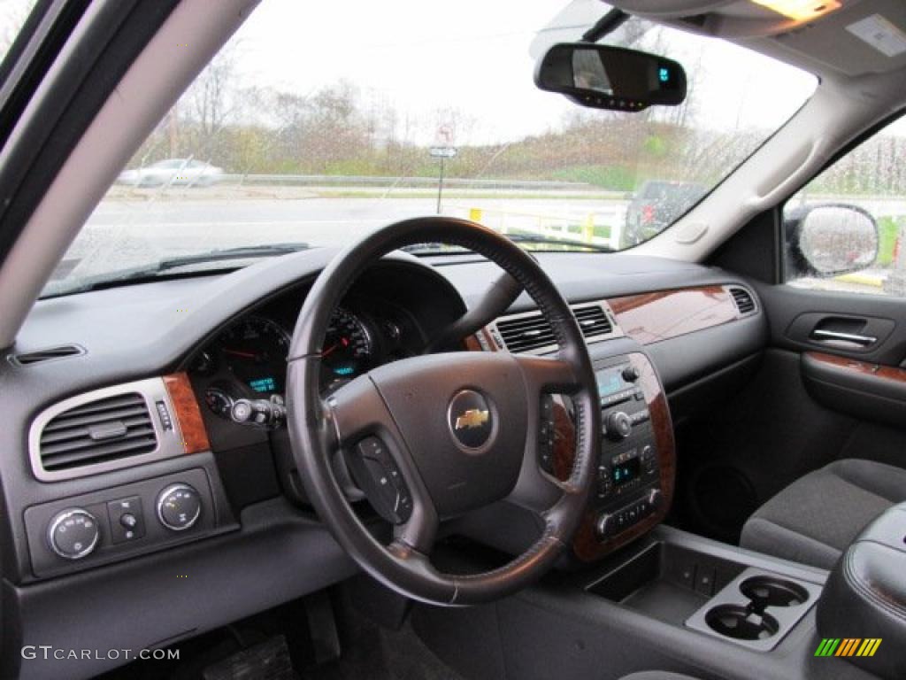 2007 Suburban 1500 LT 4x4 - Black / Ebony photo #11