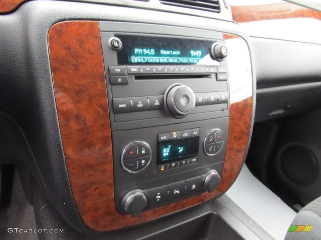 2007 Suburban 1500 LT 4x4 - Black / Ebony photo #16