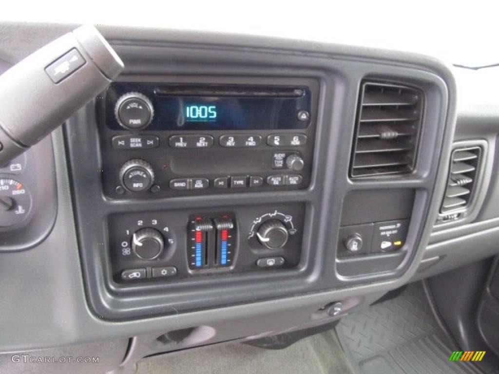 2006 Chevrolet Silverado 2500HD LT Extended Cab 4x4 Controls Photo #39385101