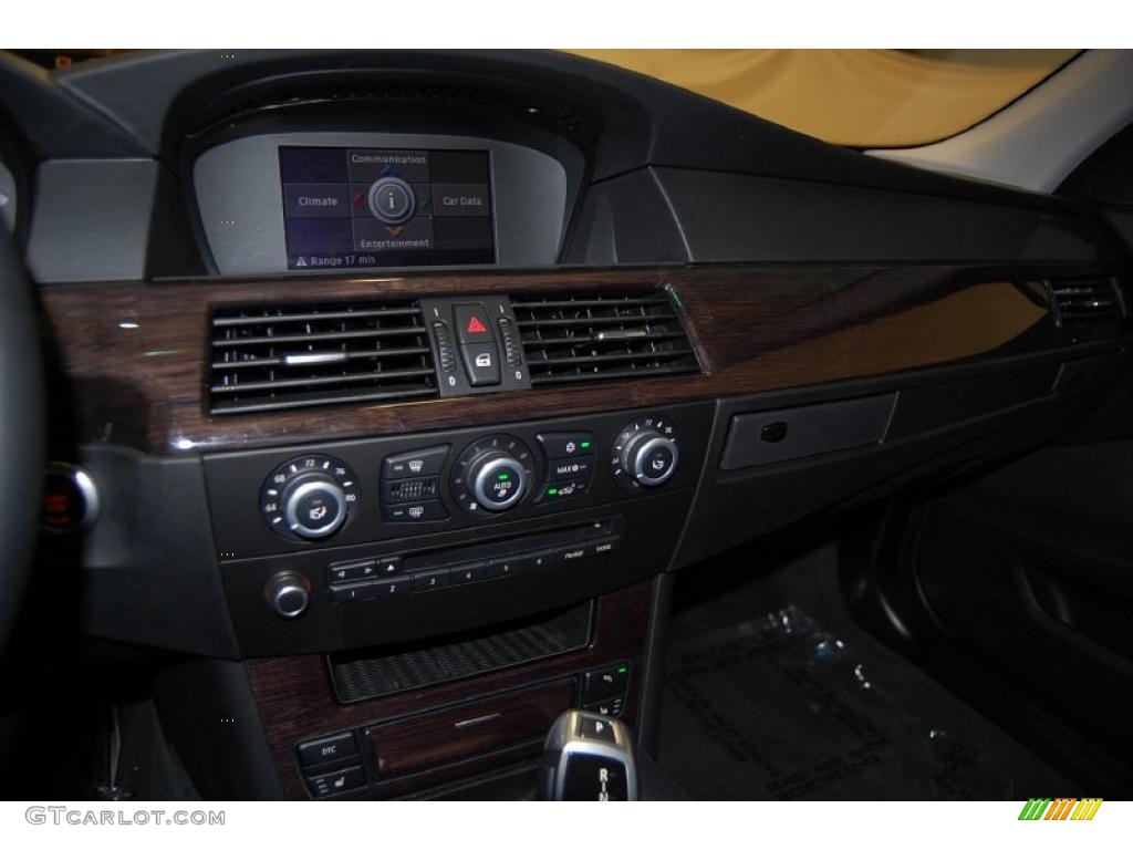 2009 BMW 5 Series 550i Sedan Controls Photo #39386585