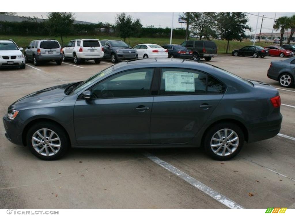 Platinum Gray Metallic 2011 Volkswagen Jetta SE Sedan Exterior Photo #39386589