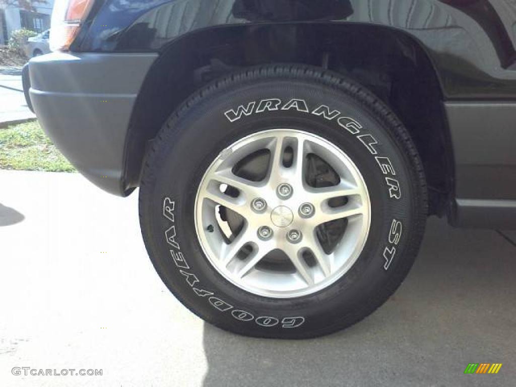 2002 Grand Cherokee Laredo - Black / Sandstone photo #3