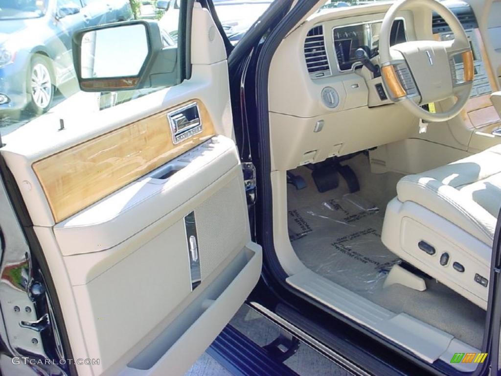Camel/Sand Piping Interior 2008 Lincoln Navigator L Elite Photo #39390373