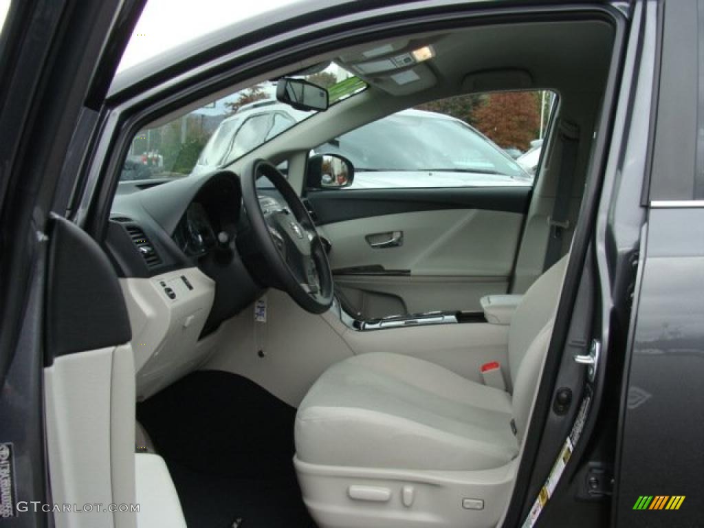 Gray Interior 2010 Toyota Venza AWD Photo #39390525